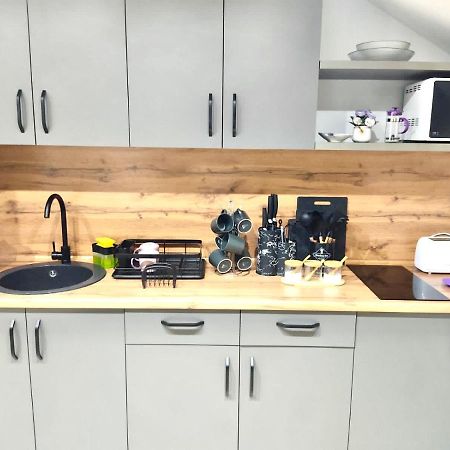 Like Home Hostel Na Timiryazeva アルマトイ エクステリア 写真