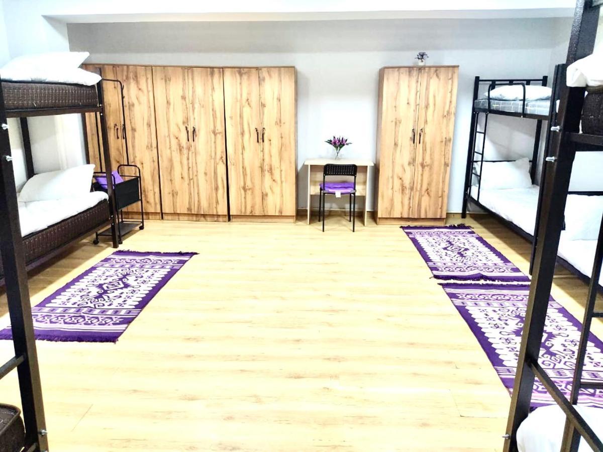 Like Home Hostel Na Timiryazeva アルマトイ エクステリア 写真