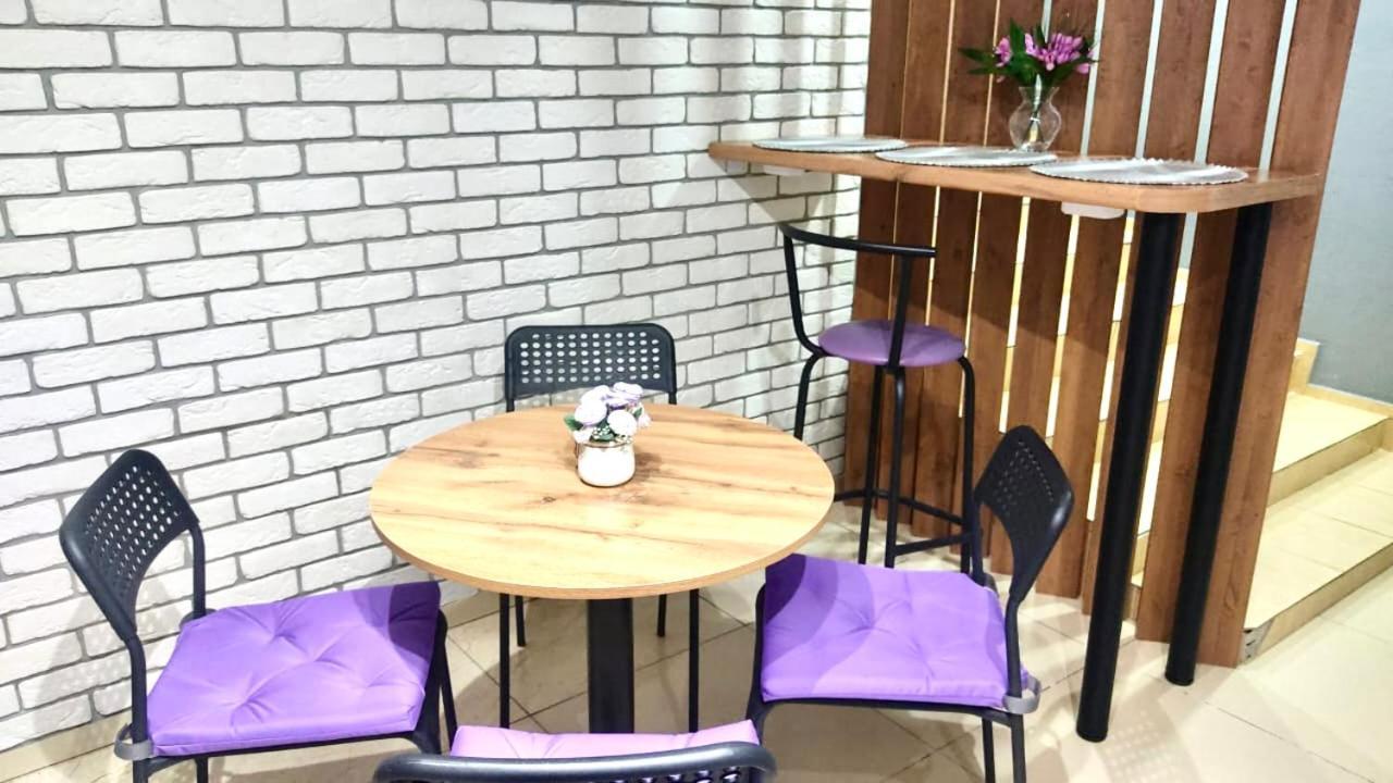 Like Home Hostel Na Timiryazeva アルマトイ エクステリア 写真